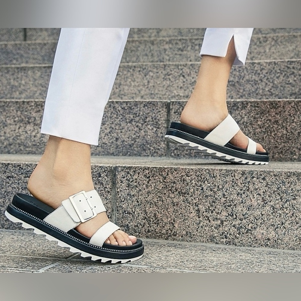 Sorel Women's Roaming Slide Buckle Sandals size 9 in Black White